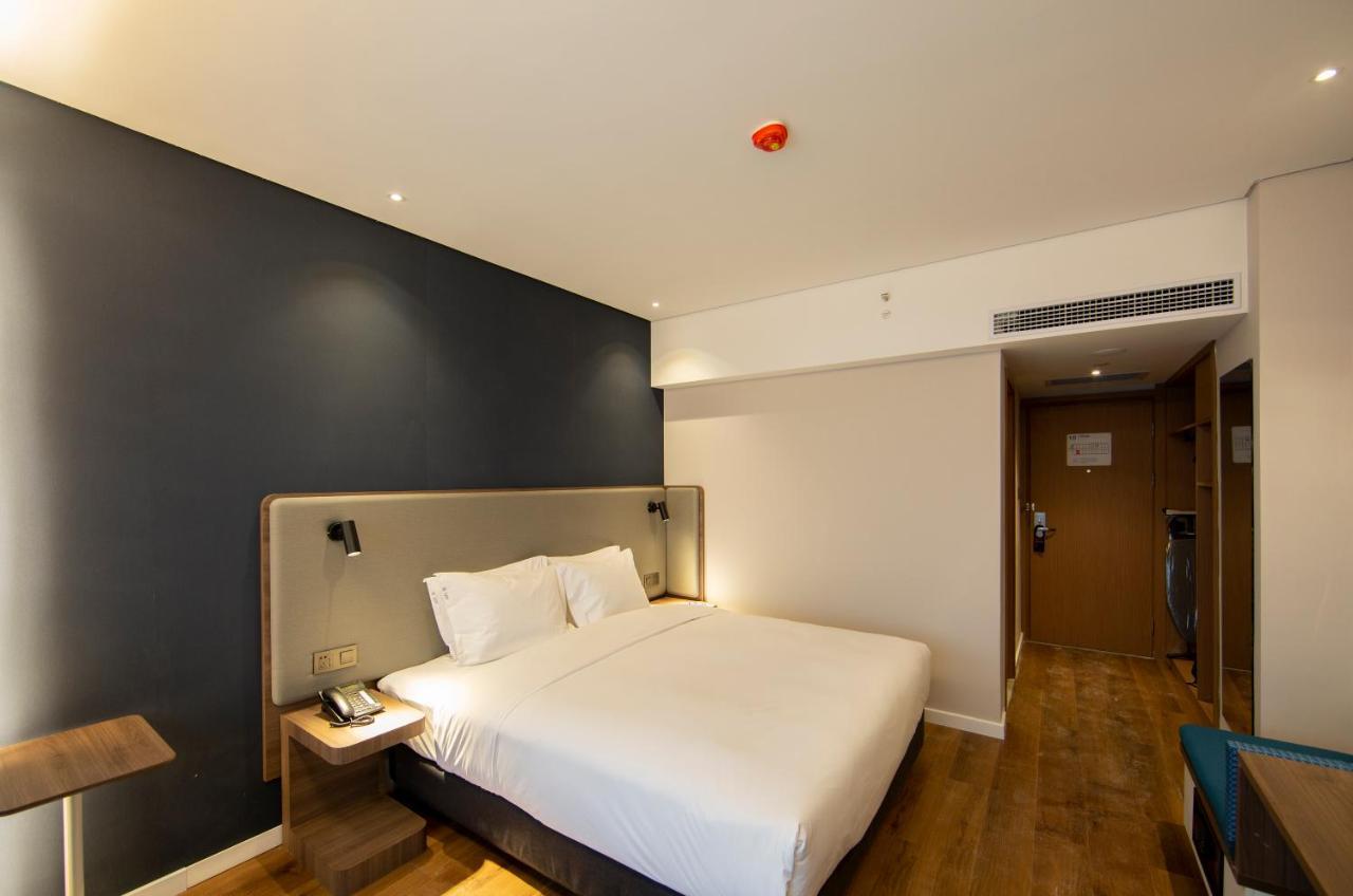 Holiday Inn Express Jinan Jingshi Road, An Ihg Hotel Exterior foto