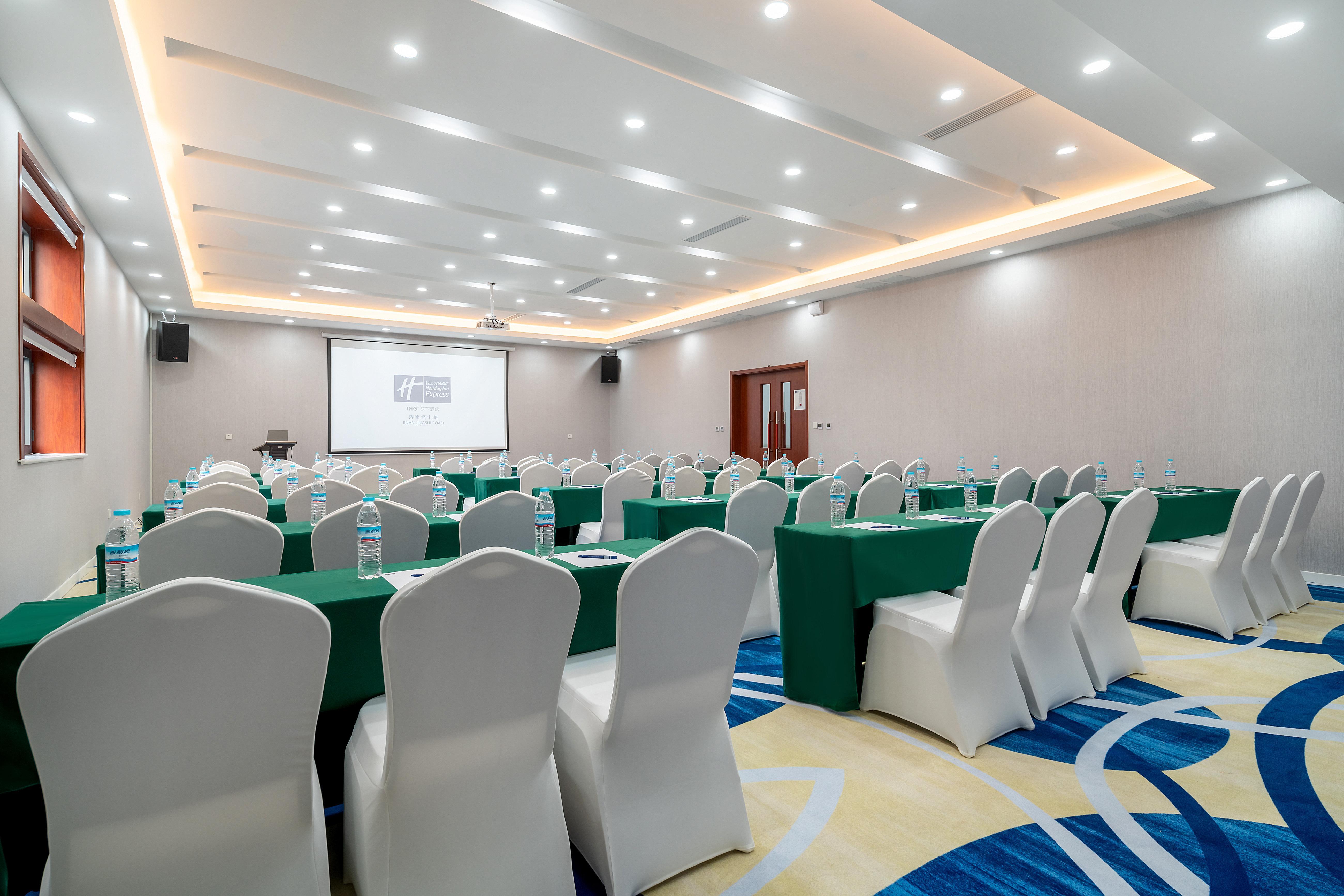 Holiday Inn Express Jinan Jingshi Road, An Ihg Hotel Exterior foto